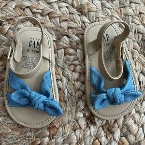 NWOT 6-12M Girls Chambray Denim Sandals